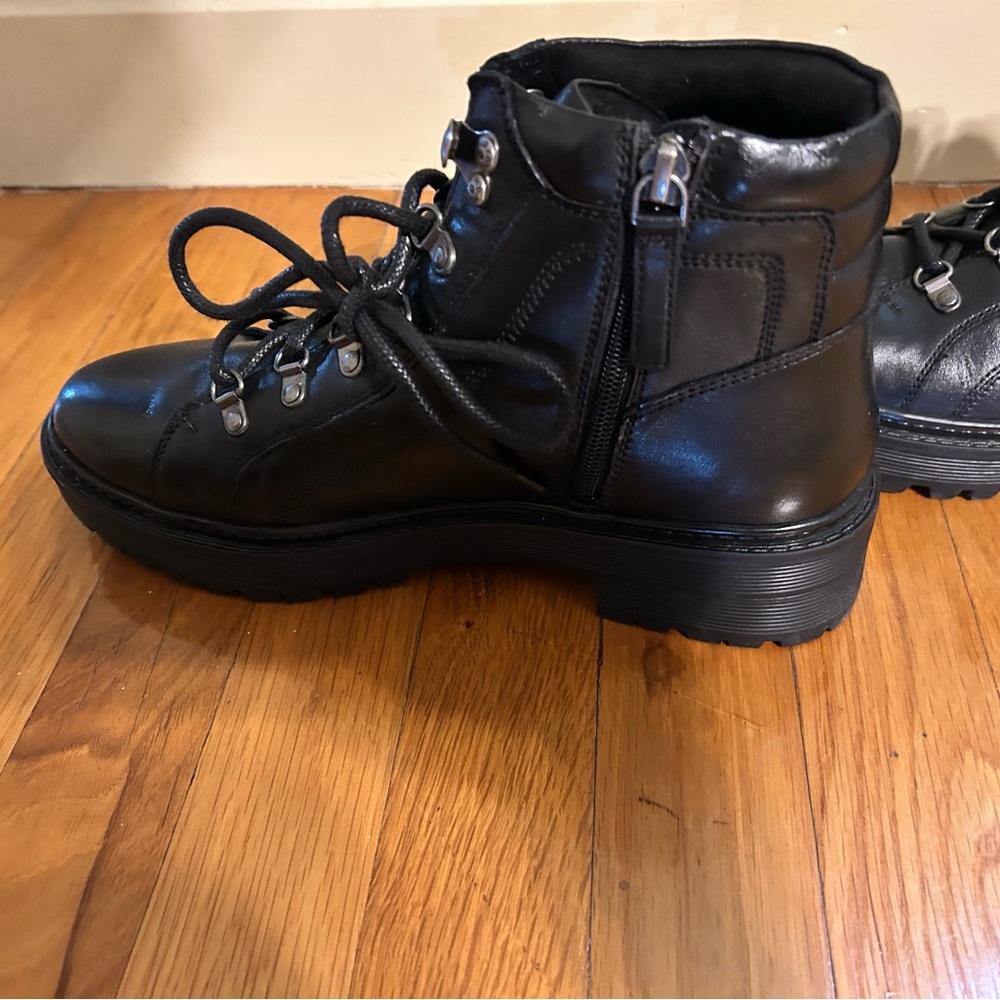 Black Leather Women’s  Boots - Picture 5 of 8